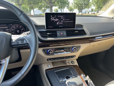 Used 2020 Audi Q5 2.0T Premium Plus AWD/4WD image 32