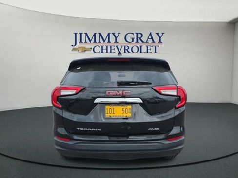 Used 2024 GMC Terrain SLE AWD/4WD image 4