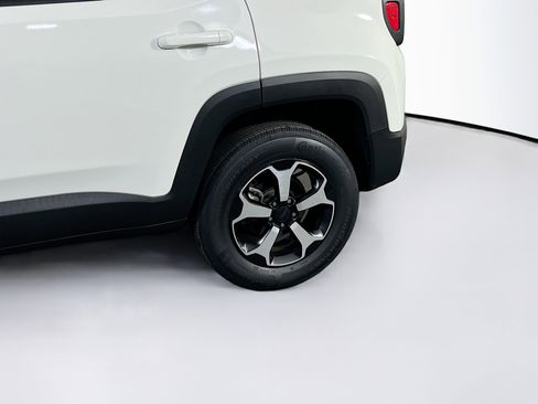 Used 2022 Jeep Renegade Trailhawk w/ Sun/Sound Group AWD/4WD image 31