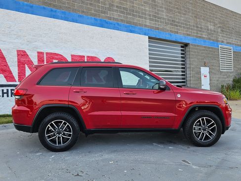 Used 2019 Jeep Grand Cherokee Trailhawk AWD/4WD image 8