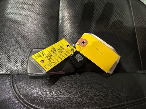 Used 2024 GMC Sierra 1500 SLT image 34