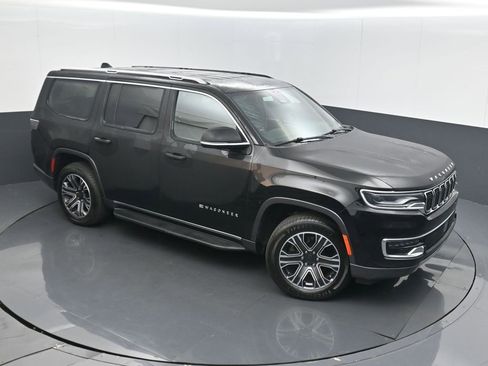 Used 2022 Jeep Wagoneer Series III w/ Flexible Seating Group image 40