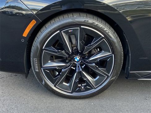 Certified 2025 BMW 740i xDrive w/ Executive Package image 10