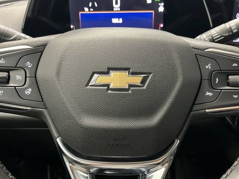 Used 2025 Chevrolet Trax LT w/ LT Convenience Package FWD image 15