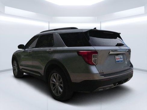 Used 2023 Ford Explorer XLT w/ Equipment Group 202A AWD/4WD image 5
