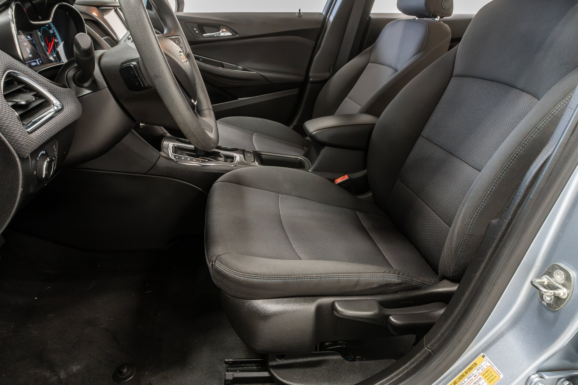 Used 2018 Chevrolet Cruze LT FWD image 10