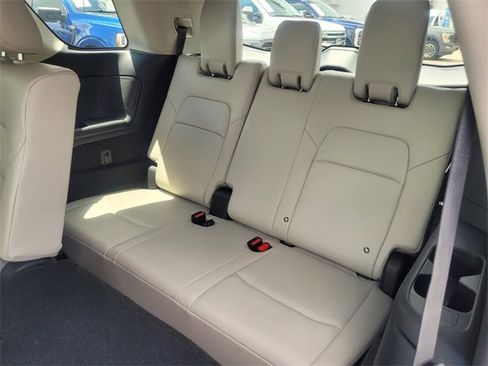 Used 2024 Nissan Pathfinder SL image 9