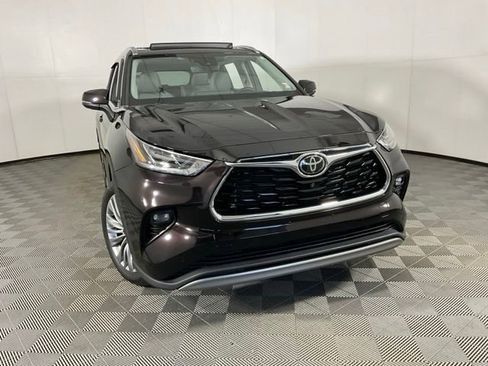 Used 2022 Toyota Highlander Platinum AWD/4WD image 8