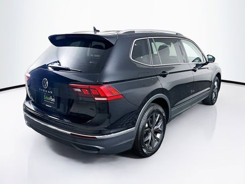 Used 2023 Volkswagen Tiguan SE image 9