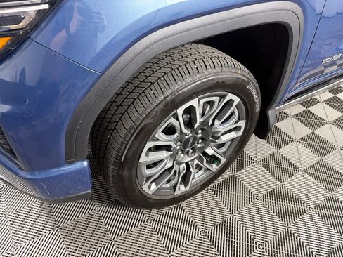 Used 2025 GMC Sierra 1500 Denali Ultimate image 11