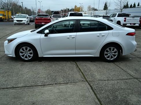 Used 2023 Toyota Corolla LE image 5
