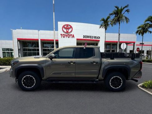 Used 2024 Toyota Tacoma TRD Off-Road w/ TRD Off Road Premium Package AWD/4WD image 4