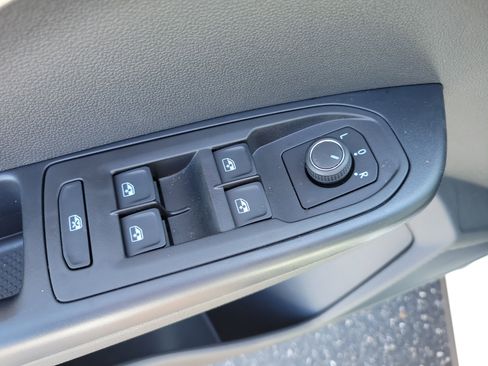 New 2026 Volkswagen Taos S FWD image 21