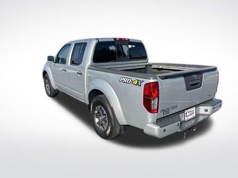 Used 2019 Nissan Frontier PRO-4X image 3
