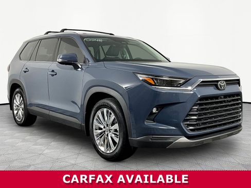 Used 2024 Toyota Grand Highlander AWD image 3