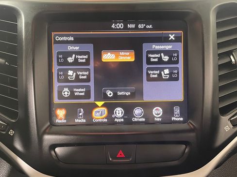 Used 2016 Jeep Cherokee Trailhawk w/ Comfort/Convenience Group image 19