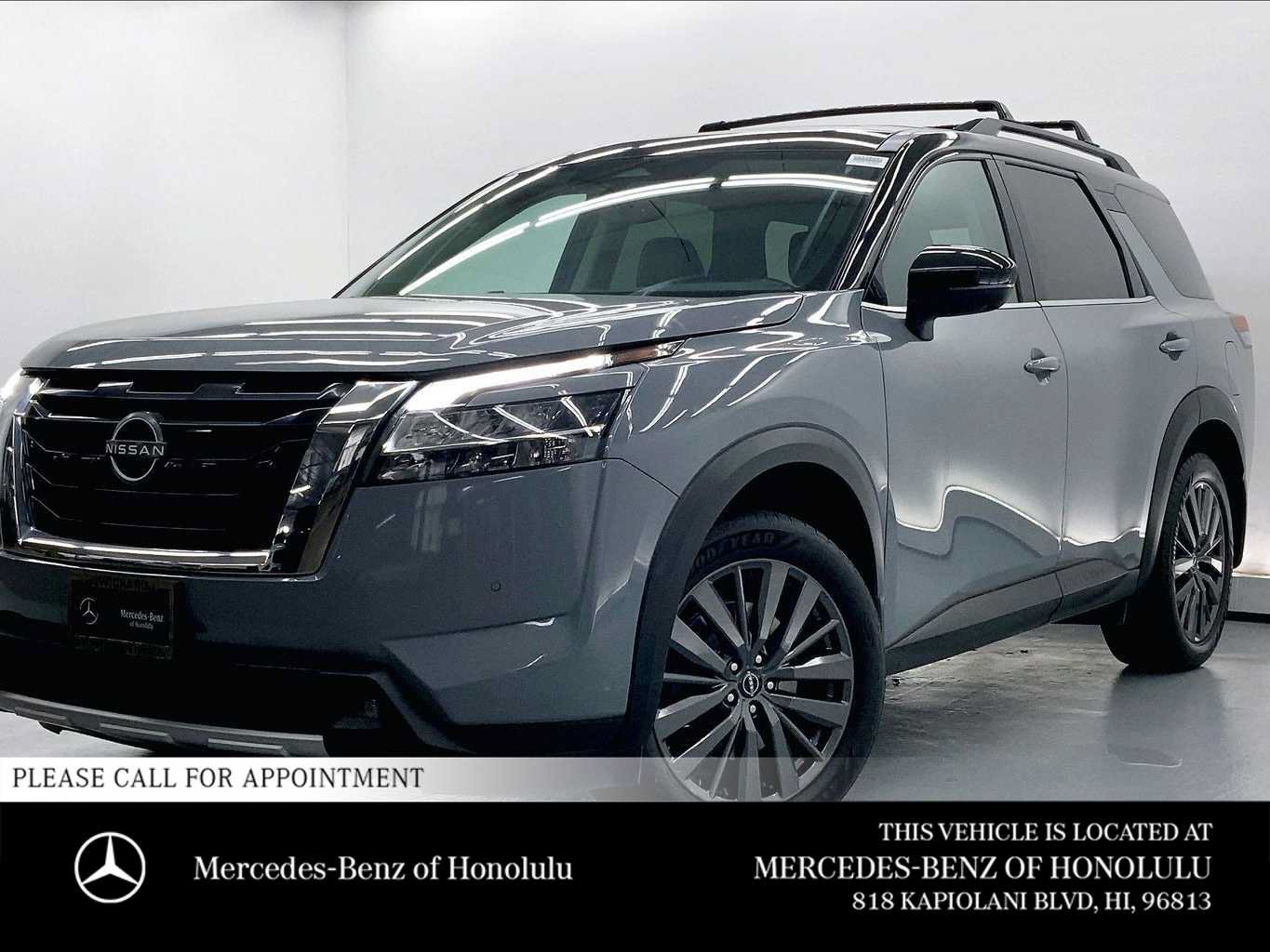 Used 2022 Nissan Pathfinder SL w/ SL Premium Package FWD image 1