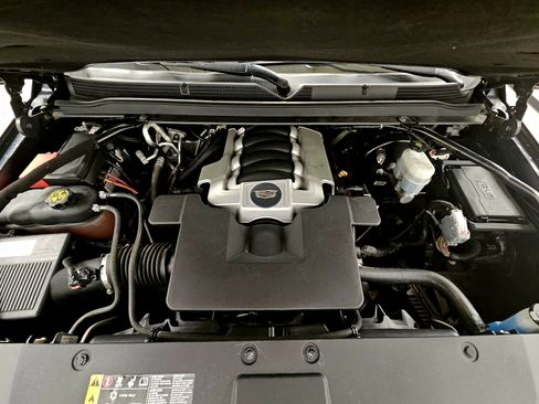 Used 2020 Cadillac Escalade ESV Premium Luxury image 39