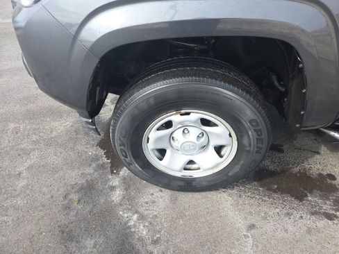 Used 2022 Toyota Tacoma SR image 10