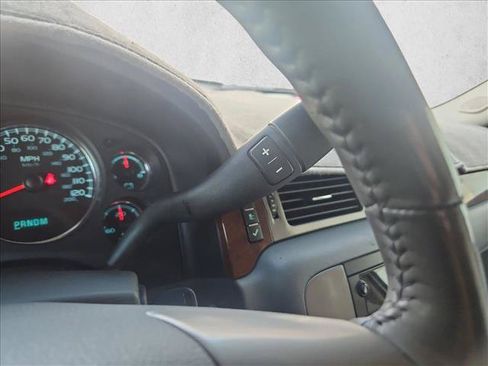 Used 2014 GMC Yukon XL SLT RWD image 12
