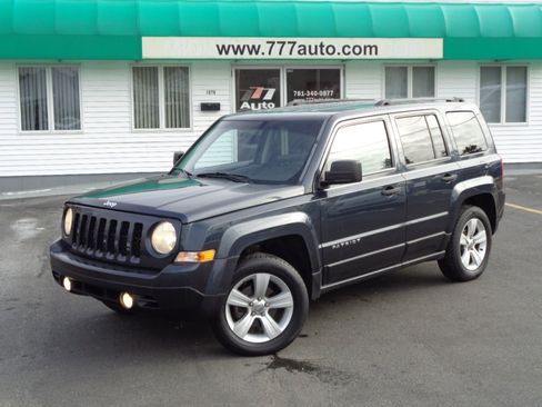 Used 2014 Jeep Patriot Sport w/ Tire & Wheel Group image 29