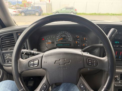 Used 2003 Chevrolet Suburban LS w/ LS Preferred Equipment Group image 29