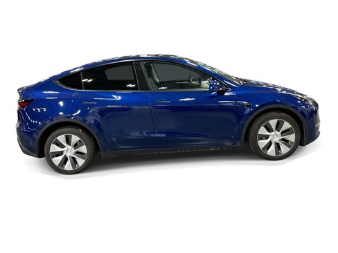 Certified 2023 Tesla Model Y Long Range AWD/4WD image 7