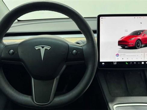 Used 2023 Tesla Model Y Long Range image 17