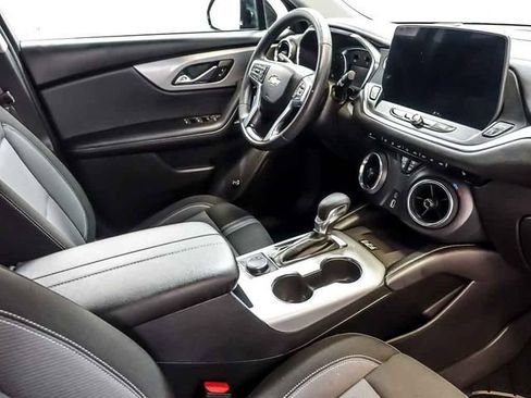 Certified 2024 Chevrolet Blazer LT w/ Convenience Package FWD image 30