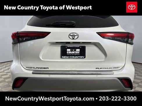 Used 2021 Toyota Highlander Platinum image 6