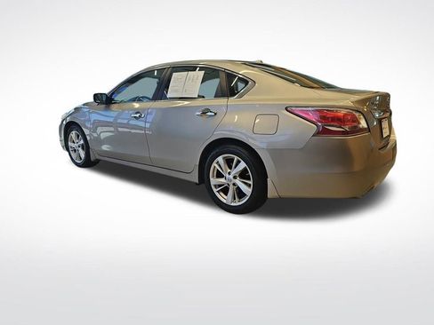 Used 2015 Nissan Altima 2.5 SV image 3