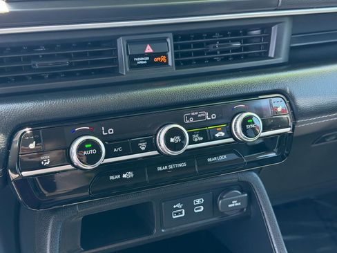Used 2025 Honda Pilot EX-L image 24