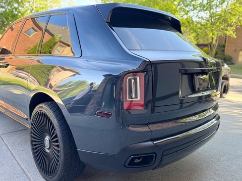 Used 2021 Rolls-Royce Cullinan image 18