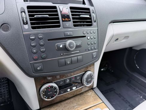 Used 2009 Mercedes-Benz C 350 Sport image 20