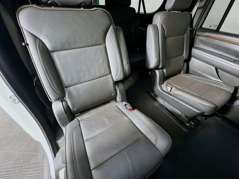 Used 2022 Chevrolet Suburban High Country image 29