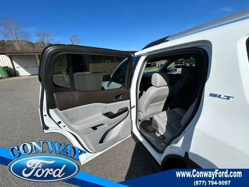 Used 2018 GMC Acadia SLT image 17