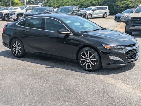 Used 2022 Chevrolet Malibu RS FWD image 2