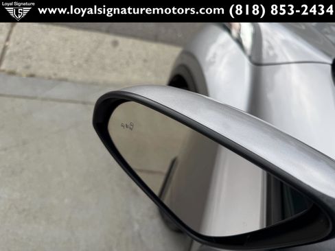 Used 2018 Toyota C-HR XLE FWD image 17