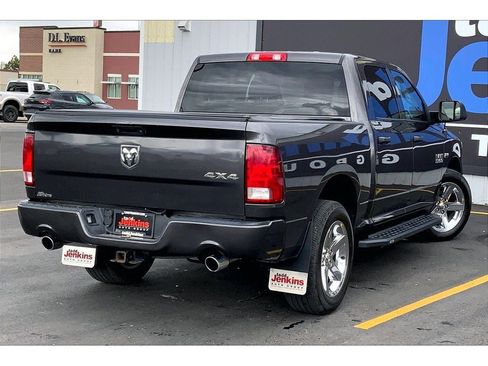 Used 2018 RAM 1500 Express w/ Express Value Package AWD/4WD image 13
