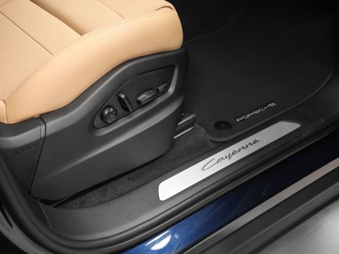 New 2026 Porsche Cayenne AWD/4WD image 18
