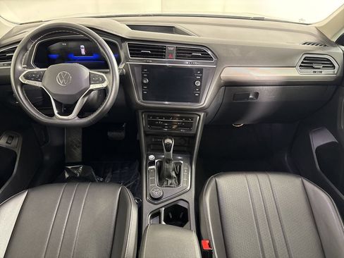 Used 2024 Volkswagen Tiguan SE AWD/4WD image 13