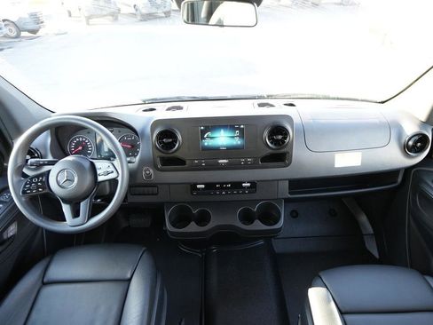 Used 2023 Mercedes-Benz Sprinter 2500 image 13