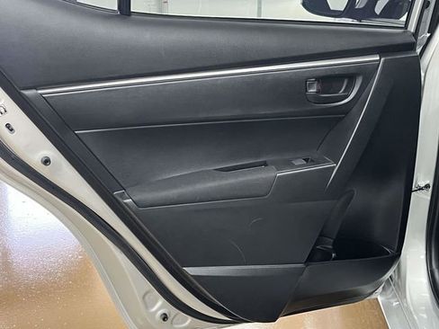 Used 2015 Toyota Corolla L image 17