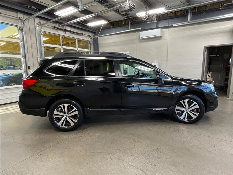 Used 2018 Subaru Outback 2.5i Limited AWD/4WD image 6