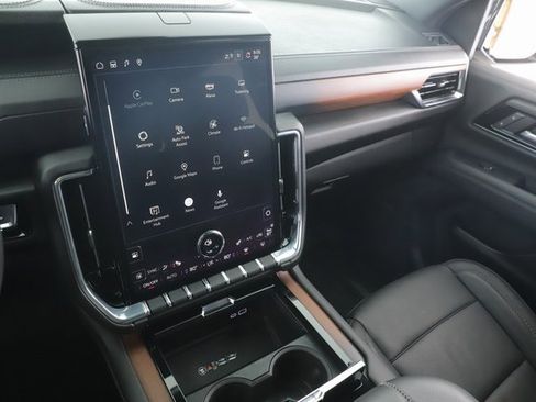 Used 2025 GMC Yukon Denali w/ Denali Reserve Package image 30