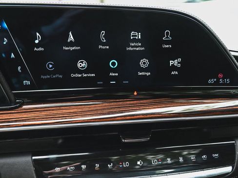 Used 2023 Cadillac Escalade Premium Luxury image 21