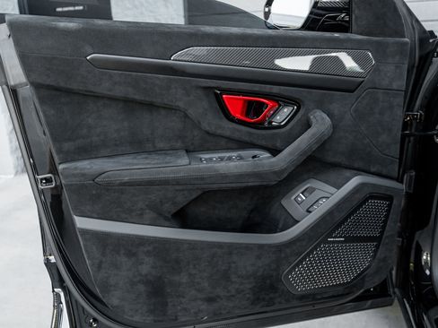 Used 2023 Lamborghini Urus Performante AWD/4WD image 24
