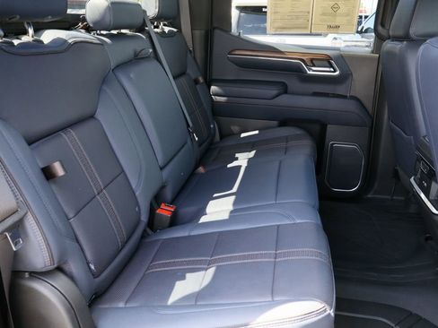 Used 2023 Chevrolet Silverado 1500 High Country w/ High Country Premium Package AWD/4WD image 29
