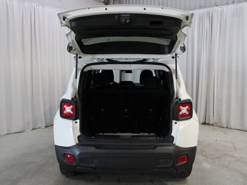 Used 2021 Jeep Renegade Latitude AWD/4WD image 30