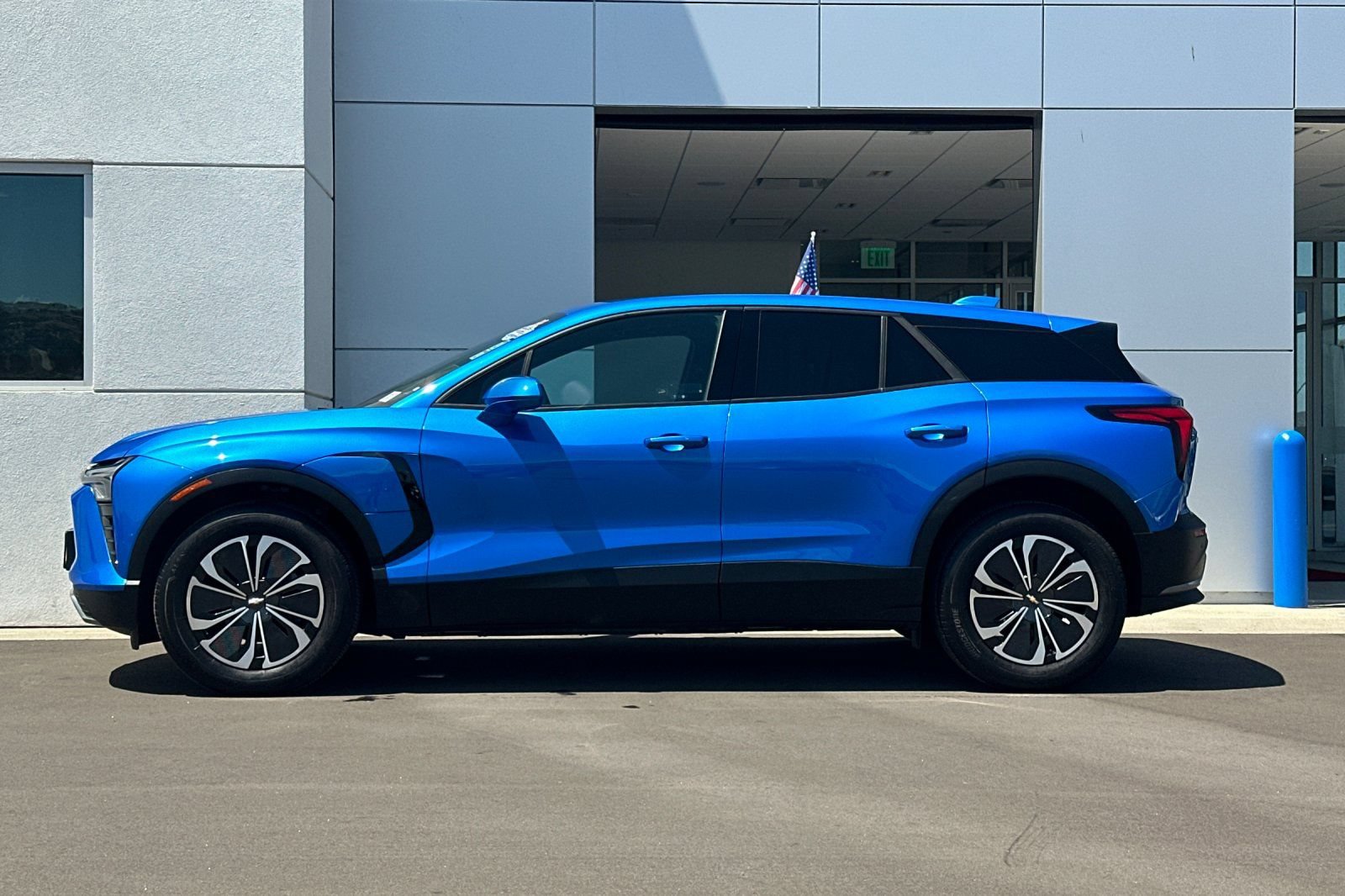 Used 2025 Chevrolet Blazer EV LT FWD image 7